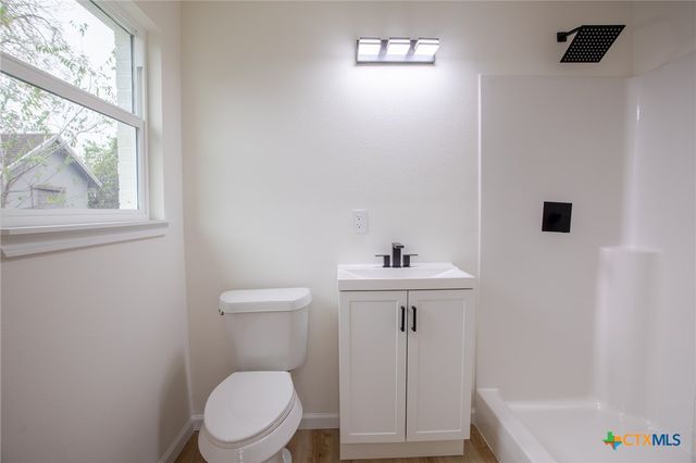 3701 Redwood Drive, Victoria, TX 77901