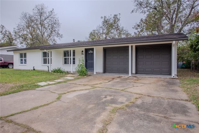 3701 Redwood Drive, Victoria, TX 77901