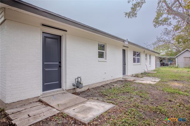 3701 Redwood Drive, Victoria, TX 77901