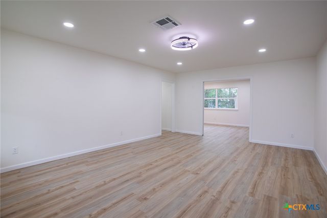 3701 Redwood Drive, Victoria, TX 77901