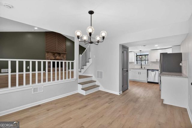 6537 River Glen Dr, Riverdale, GA 30296