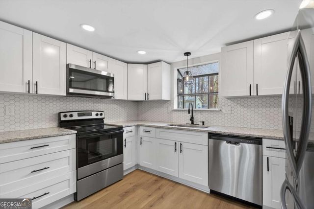 6537 River Glen Dr, Riverdale, GA 30296