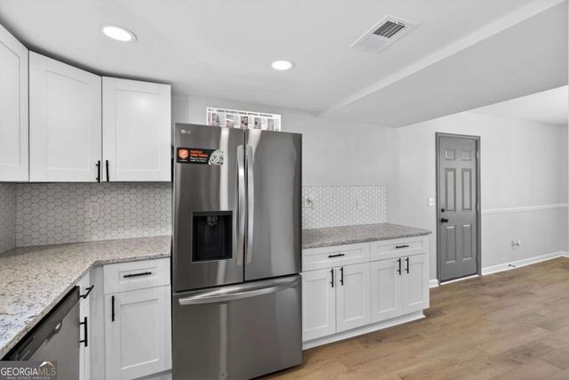 6537 River Glen Dr, Riverdale, GA 30296