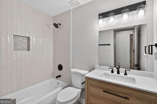 6537 River Glen Dr, Riverdale, GA 30296