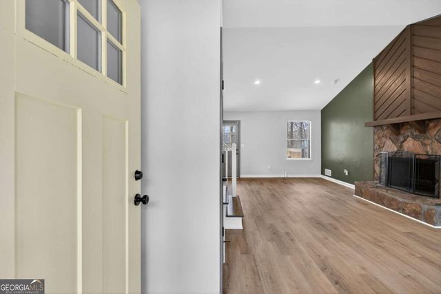 6537 River Glen Dr, Riverdale, GA 30296