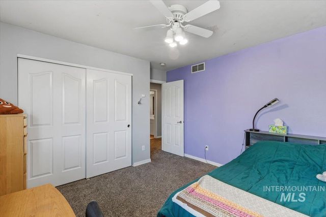 8001 W Innsbrook Ct, Boise, ID 83704
