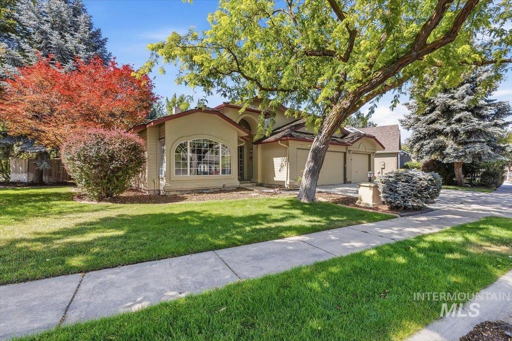 8001 W Innsbrook Ct, Boise, ID 83704 photo 2