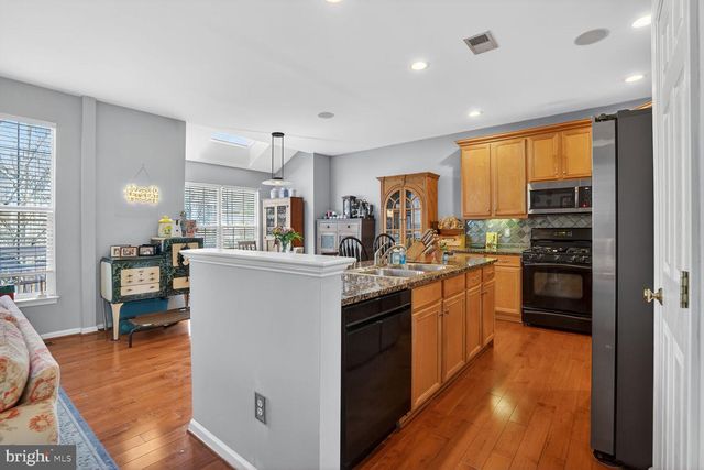 43262 SOMERSET HILLS TER, Ashburn, VA 20147