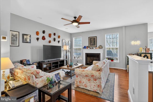 43262 SOMERSET HILLS TER, Ashburn, VA 20147