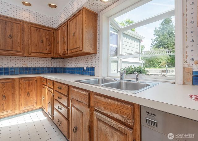 12514 2nd Avenue NW, Seattle, WA 98177