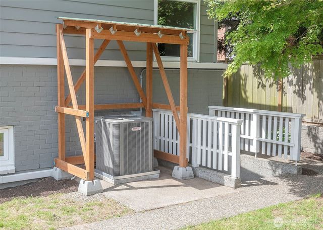 12514 2nd Avenue NW, Seattle, WA 98177
