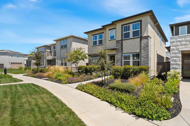 2948 Blue Teal Walk, Sacramento, CA 95833