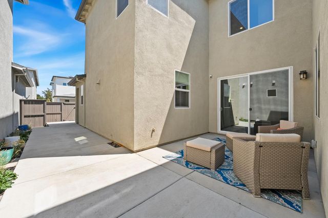 2948 Blue Teal Walk, Sacramento, CA 95833