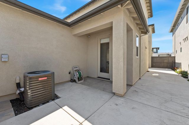 2948 Blue Teal Walk, Sacramento, CA 95833