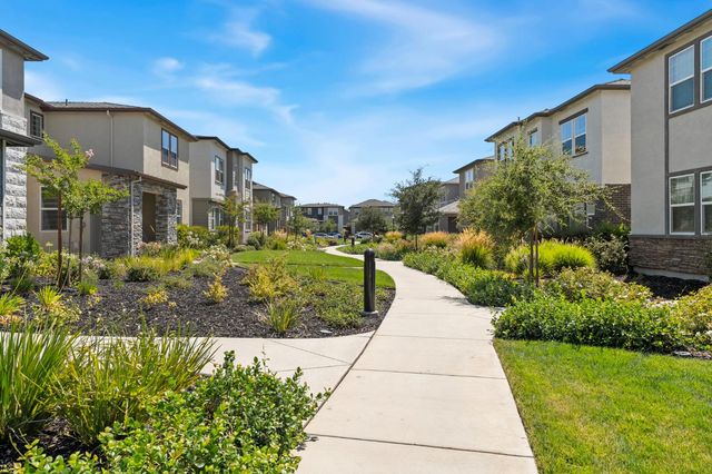 2948 Blue Teal Walk, Sacramento, CA 95833