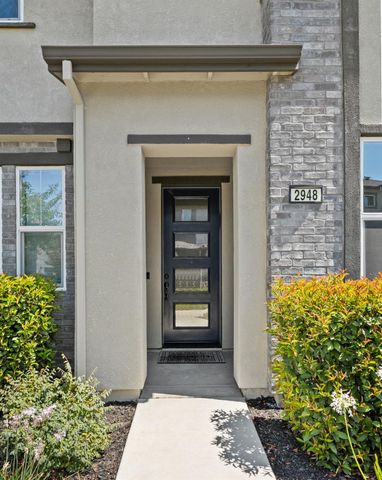 2948 Blue Teal Walk, Sacramento, CA 95833