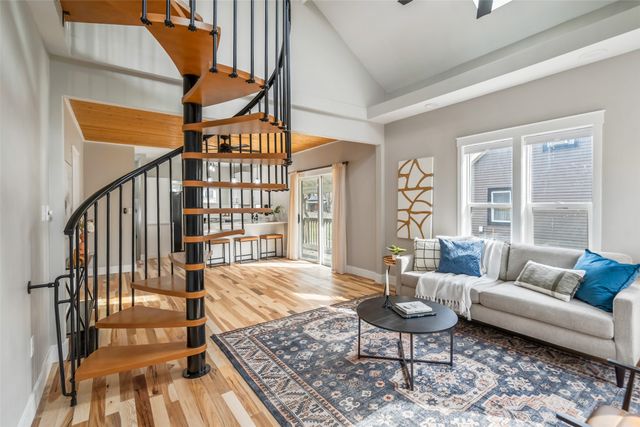 4645 Beaver Avenue, Des Moines, IA 50310