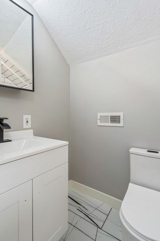 4645 Beaver Avenue, Des Moines, IA 50310