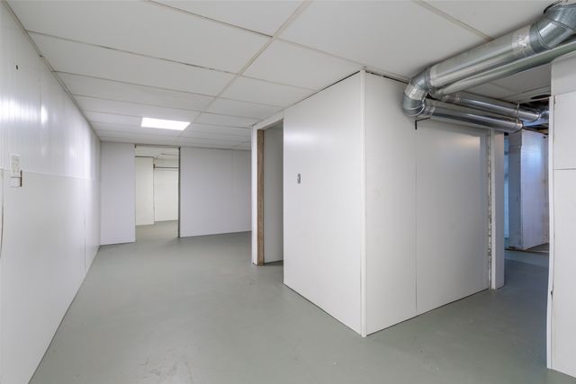 4645 Beaver Avenue, Des Moines, IA 50310