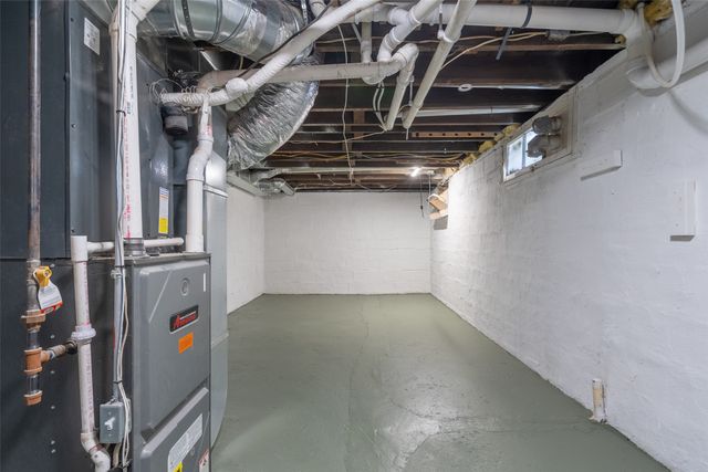 4645 Beaver Avenue, Des Moines, IA 50310