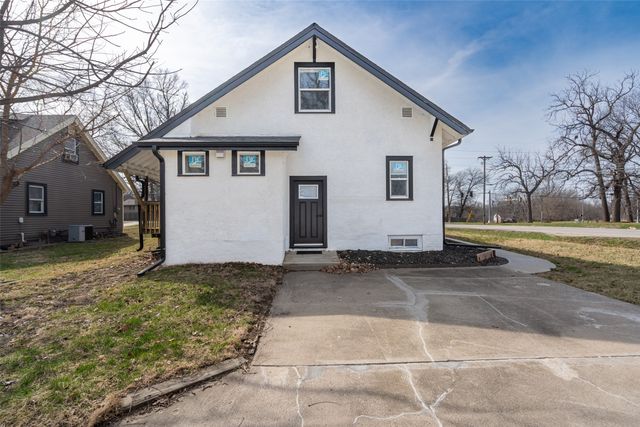 4645 Beaver Avenue, Des Moines, IA 50310