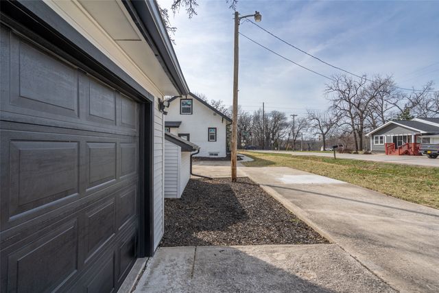 4645 Beaver Avenue, Des Moines, IA 50310