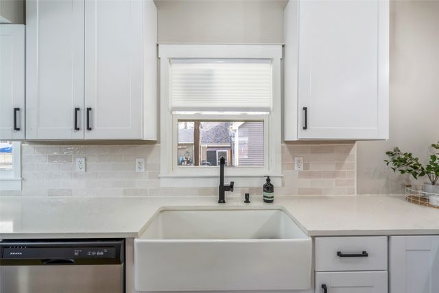 4645 Beaver Avenue, Des Moines, IA 50310