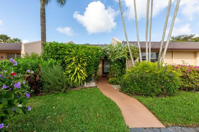 147 Lake Gloria Drive 147, West Palm Beach, FL 33411