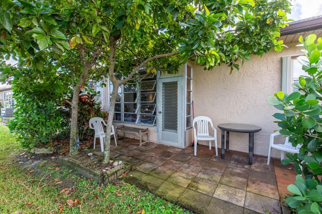 147 Lake Gloria Drive 147, West Palm Beach, FL 33411