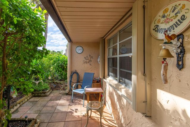 147 Lake Gloria Drive 147, West Palm Beach, FL 33411