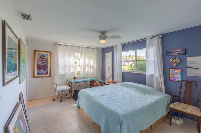 147 Lake Gloria Drive 147, West Palm Beach, FL 33411