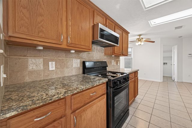 2883 Lost Cove Court, Dickinson, TX 77539