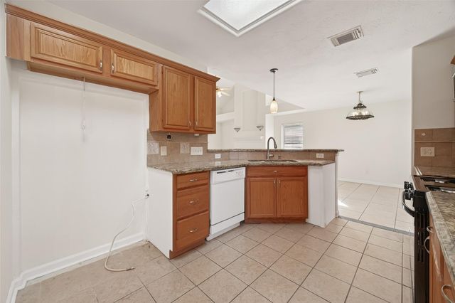 2883 Lost Cove Court, Dickinson, TX 77539