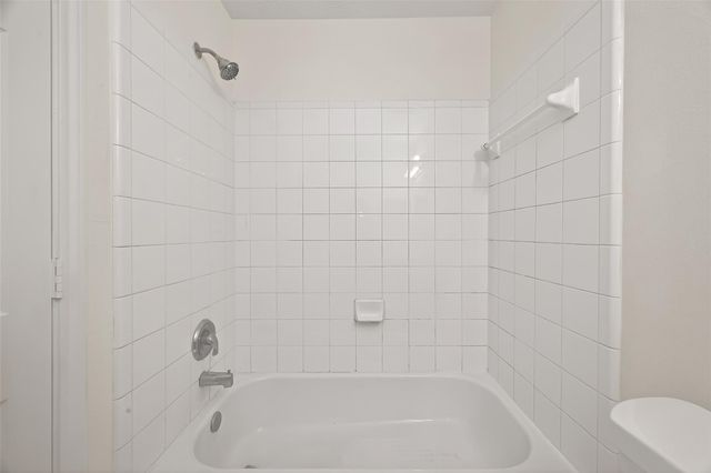 2883 Lost Cove Court, Dickinson, TX 77539