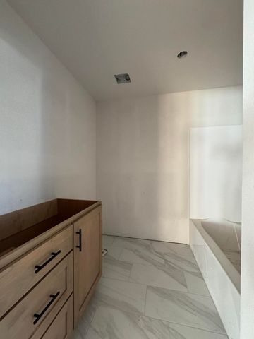 2600 W Pigeon Drive, Ozark, MO 65721