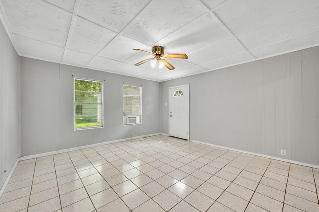 1107 3rd Avenue N, Texas City, TX 77590