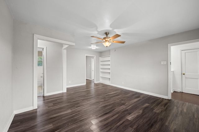 1107 3rd Avenue N, Texas City, TX 77590