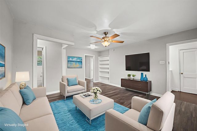 1107 3rd Avenue N, Texas City, TX 77590