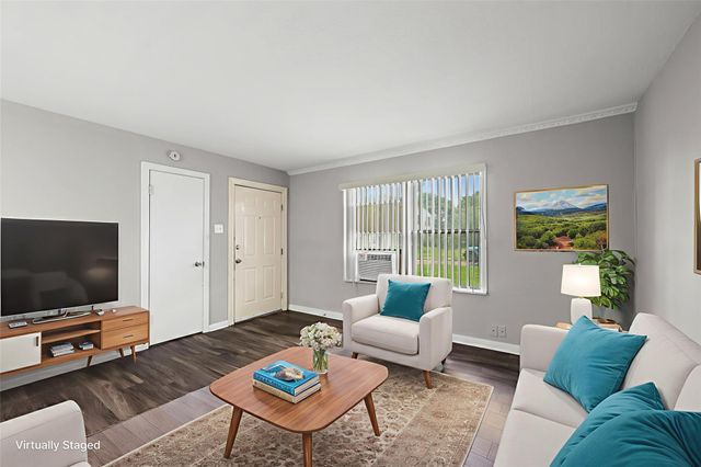 1107 3rd Avenue N, Texas City, TX 77590