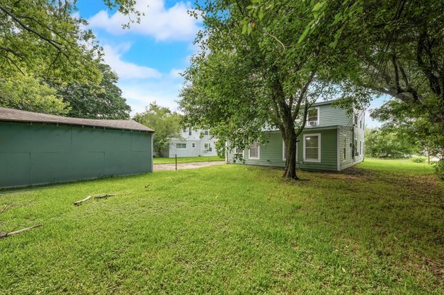 1107 3rd Avenue N, Texas City, TX 77590