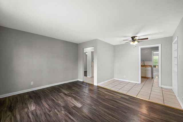 1107 3rd Avenue N, Texas City, TX 77590