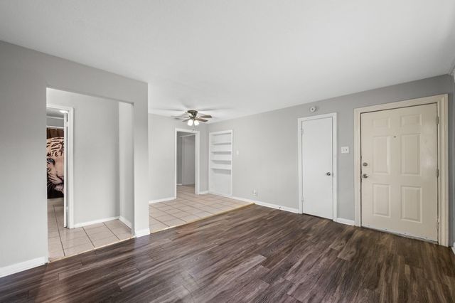 1107 3rd Avenue N, Texas City, TX 77590