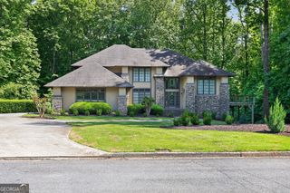 320 Waverly Hall Circle, Roswell, GA 30075