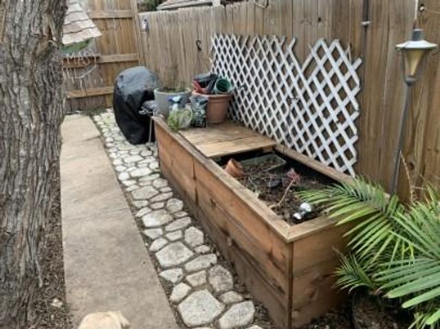 8001 Clydesdale DR A, Austin, TX 78745