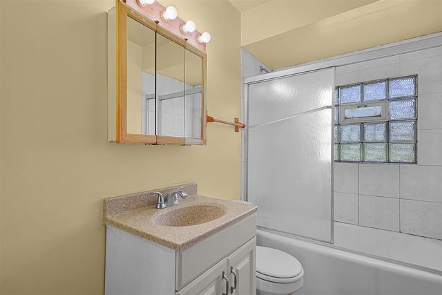 973 Valley Avenue, Grand Rapids, MI 49504