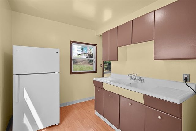 973 Valley Avenue, Grand Rapids, MI 49504