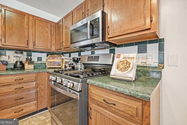 582 Black Forest Run, Douglasville, GA 30134