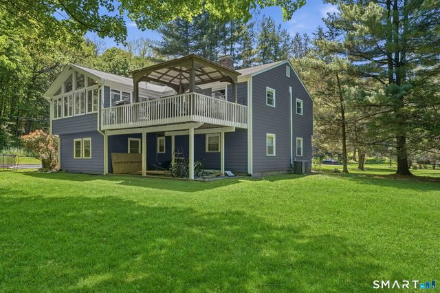 22 Cobblestone Place, Wilton, CT 06897