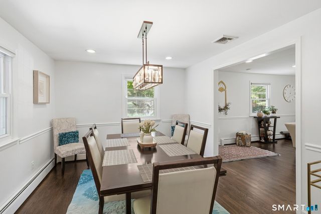 22 Cobblestone Place, Wilton, CT 06897