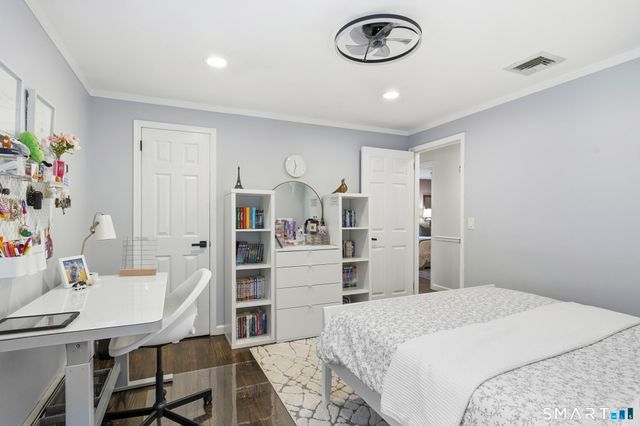 22 Cobblestone Place, Wilton, CT 06897
